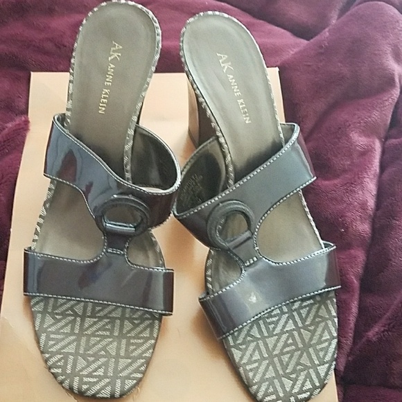 Cute and stylish sandals - Picture 5 of 5